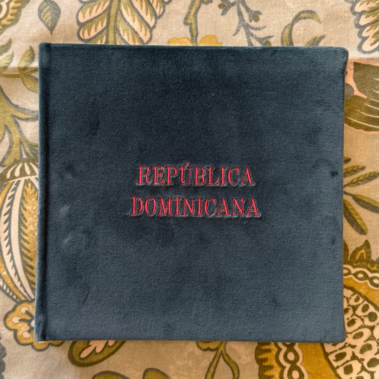 Álbum Bon Voyage República Dominicana